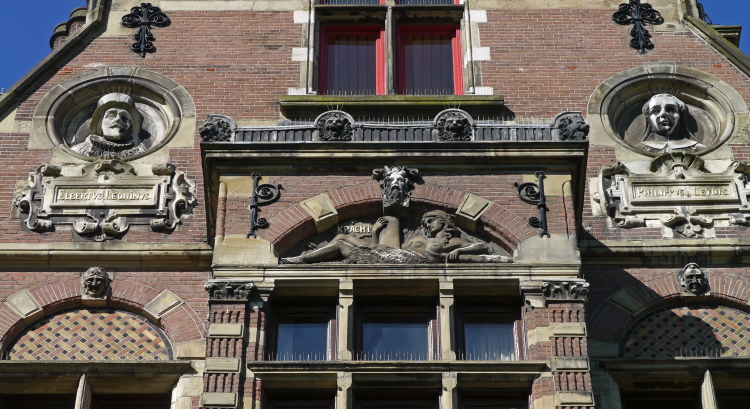 12-P1010066