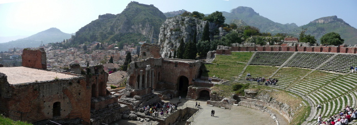 24_TaorminaTheatre_pan